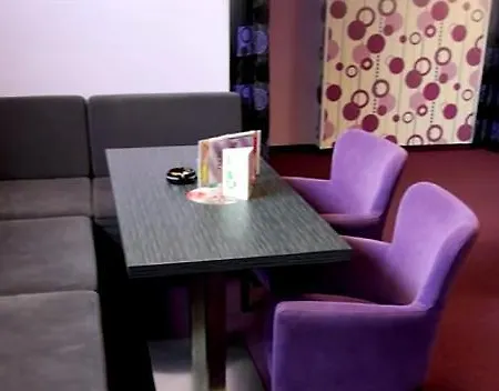 那罗兹库膳食公寓酒店 斯里亚克